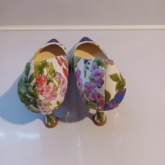Nine West Ariella 2 pump in the Blue Bouquet Floral Multi color Size 6‎ - Picture 3 of 6